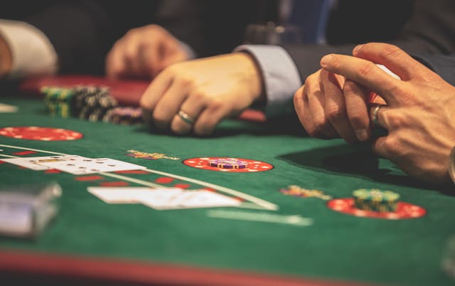 Labākās stratēģijas un padomi, kā gūt panākumus online kazino turnīros